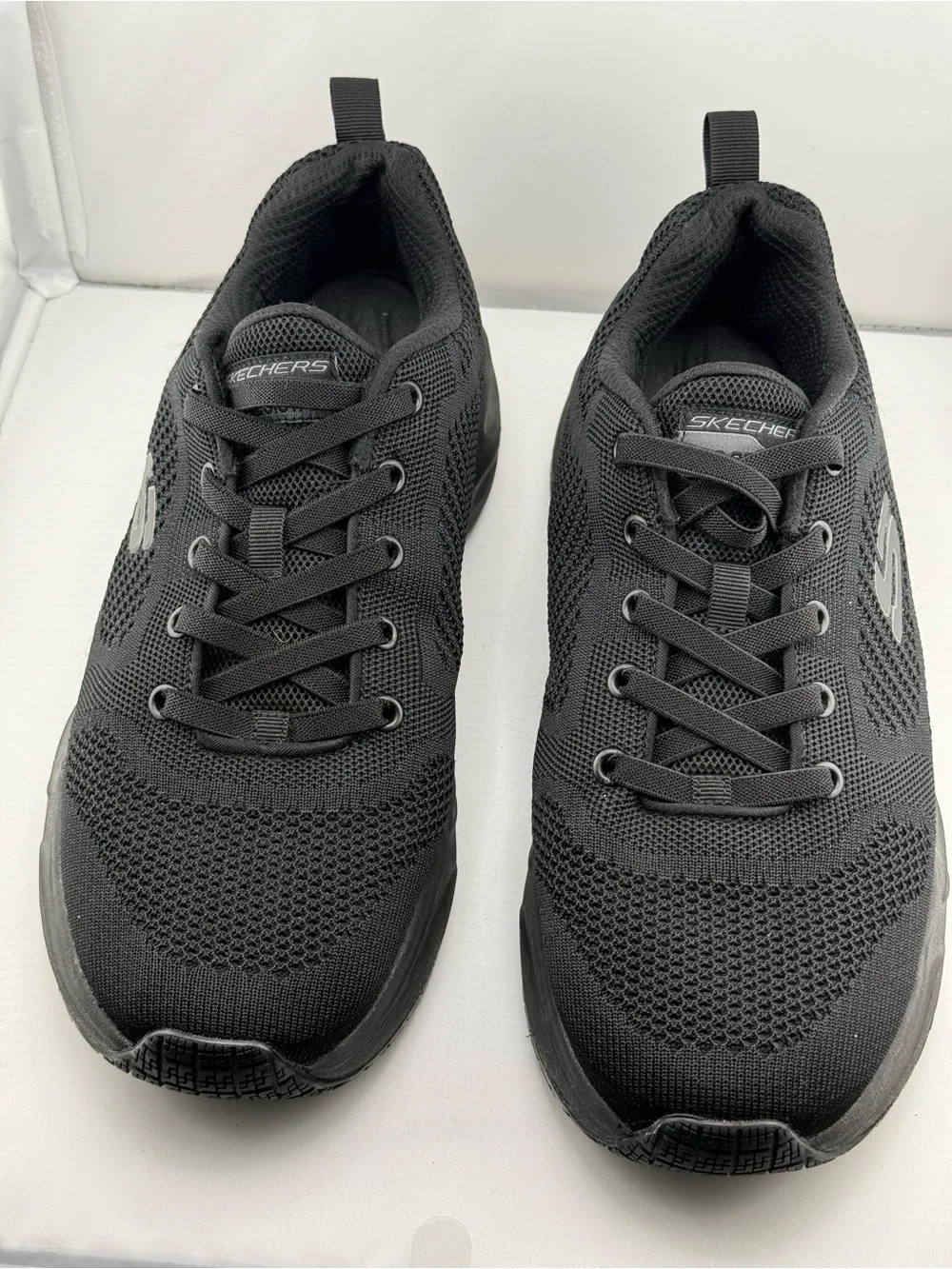 Skechers Slip Resistant Work Shoes Men’sUS 11 Black Knit Comfort Sneakers 200117